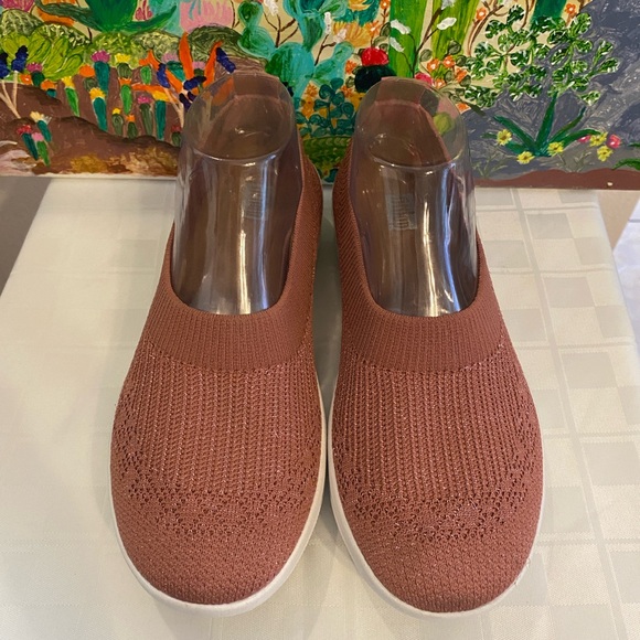 FitFlop Women's Uberknit Slip-on Ballerina Ballet Flat, Miami Violet, Size 8 - Picture 2 of 14